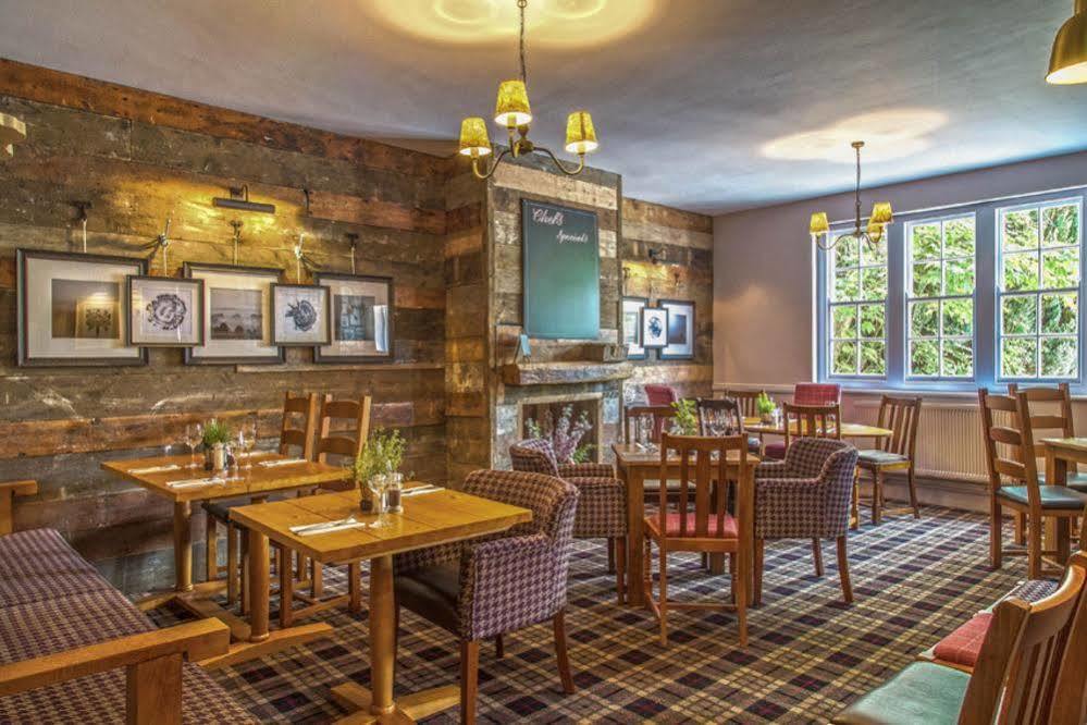 The Poacher Inn Хук Екстериор снимка
