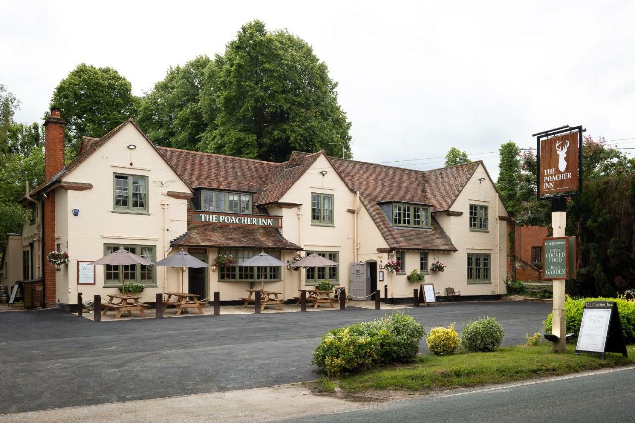 The Poacher Inn Хук Екстериор снимка