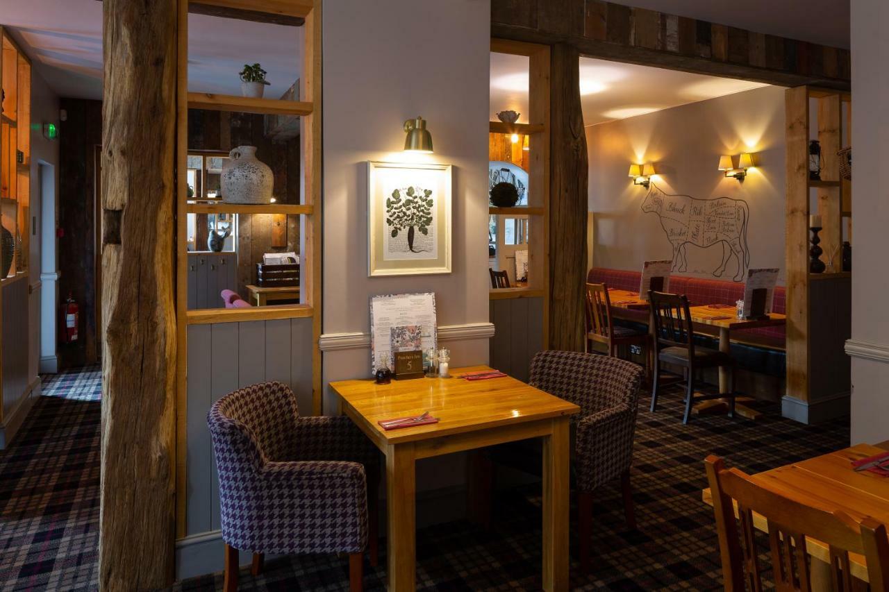 The Poacher Inn Хук Екстериор снимка