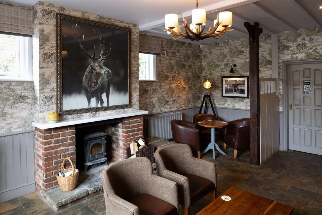 The Poacher Inn Хук Екстериор снимка