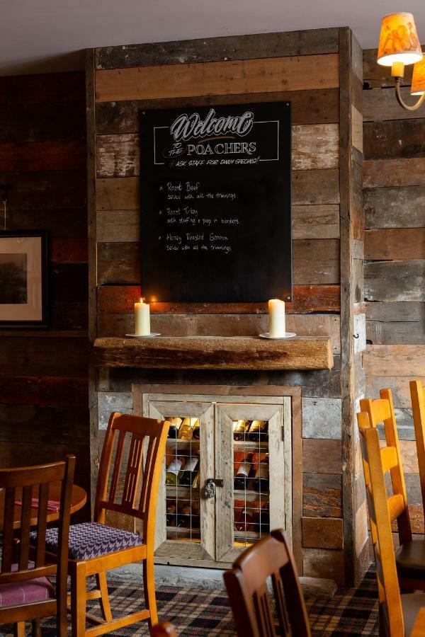 The Poacher Inn Хук Екстериор снимка