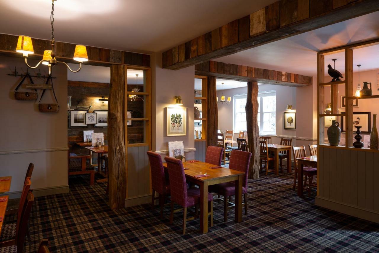 The Poacher Inn Хук Екстериор снимка